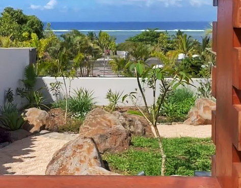 Villa for rent in Mauritius - outdoor shower at the Villa des Sens