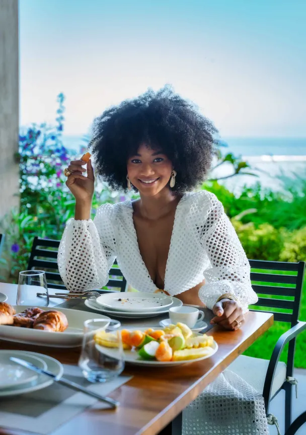 petit déjeuner sur la terrasse au domaine d'anbalaba